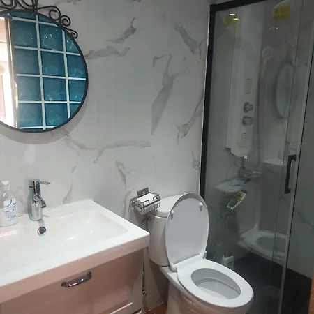Homestay Barcelona Village Tiana